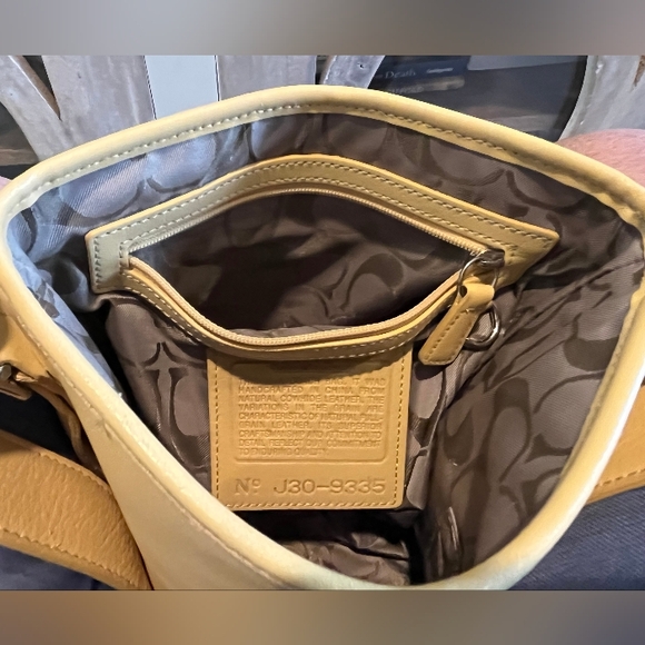 Vintage Coach Yellow Leather Legacy Flex Studio Shoulder Bag #9335 EUC - Picture 11 of 16